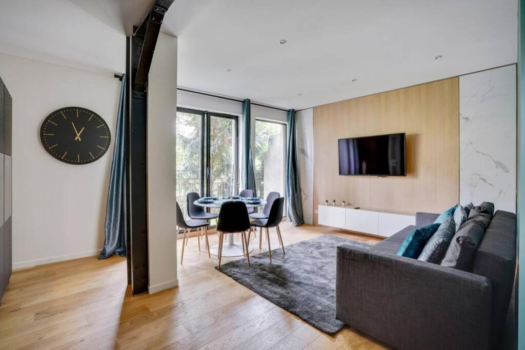 Suite Luxury Republique Париж Екстер'єр фото